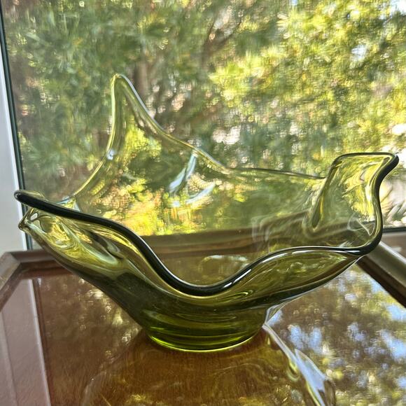 Vintage Viking Glass Handkerchief Bowl – Hand Blown Four-Point Art Glass - Picture 6 of 10